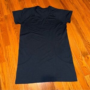 Lululemon Swiftly Tech Short-Sleeve Shirt 2.0 Hip Length